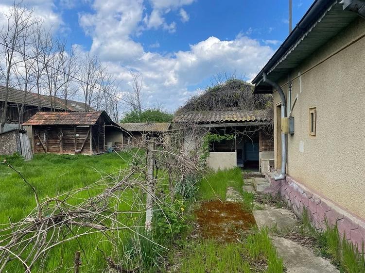 Casă cu Teren 776 Mp în Boldești