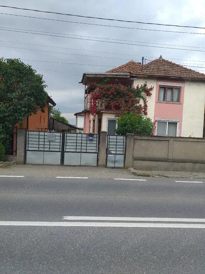 Casă cu Teren 4522 Mp în Ilia