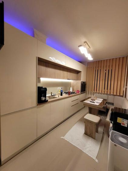 Apartament cu 3 camere decomandat în Tomis III