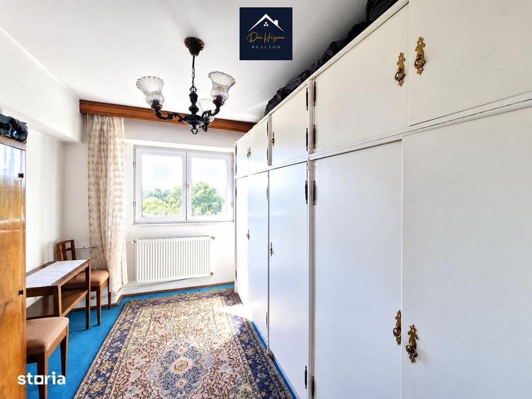 Apartament cu 4 camere decomandat în Tineretului