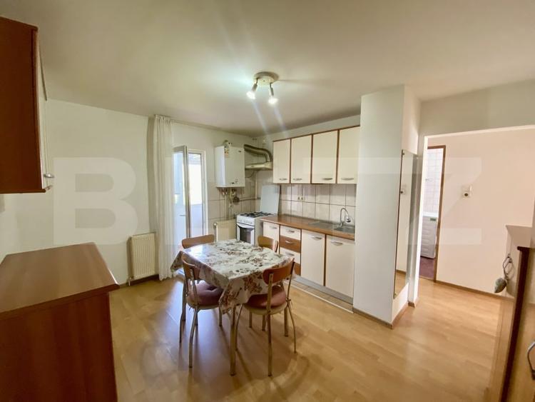 Apartament cu 2 camere decomandat, mobilat în Central