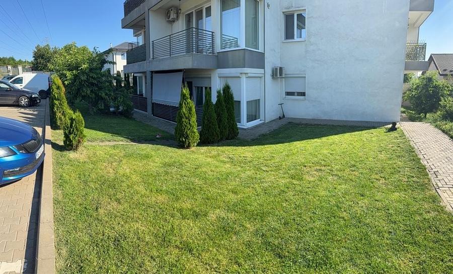 Apartament cu 3 camere în Strugurilor