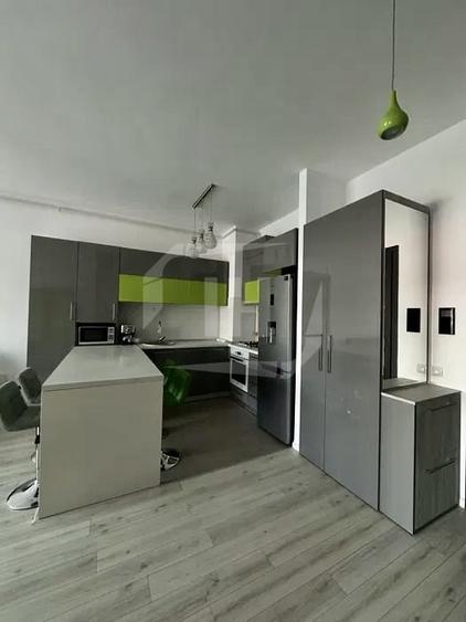 Apartament cu 2 camere semidecomandat, mobilat în Bună Ziua