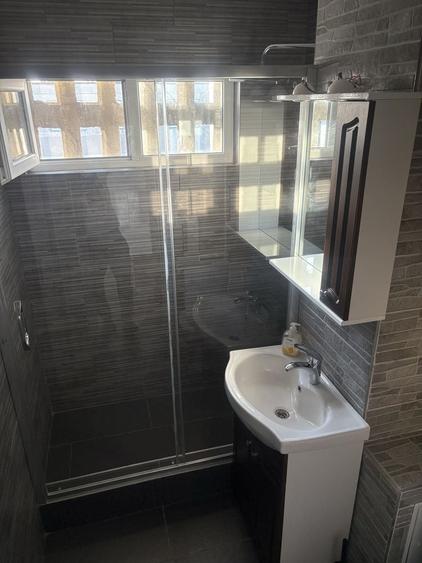 Apartament cu 3 camere decomandat în Exterior Vest