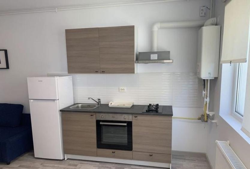 Apartament cu 2 camere semidecomandat, mobilat în Păcii