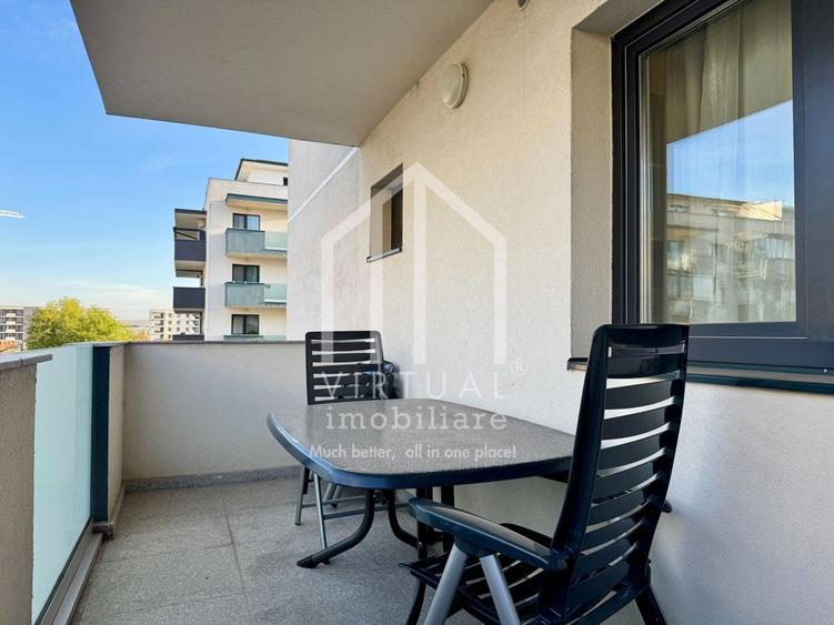 Apartament cu 3 camere semidecomandat, mobilat în Exterior Vest
