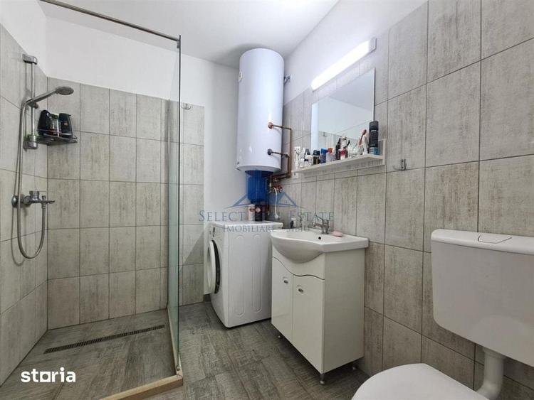Casă cu 4 camere cu Teren 1500 Mp în Central