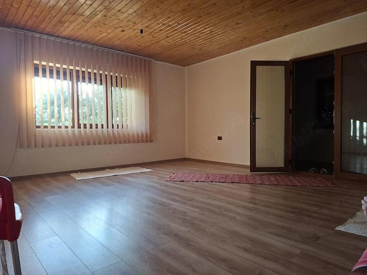 Casă cu 2 camere cu Teren 9310 Mp în Făurei