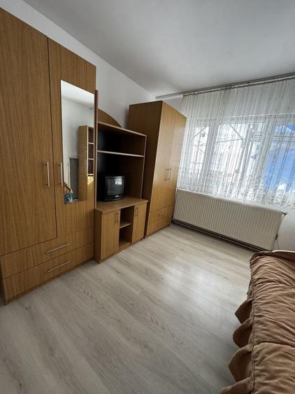 Apartament cu 2 camere decomandat, mobilat în Cetate