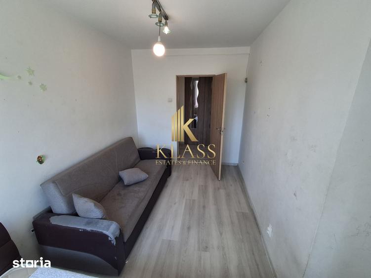 Apartament cu 3 camere semidecomandat în Colentina