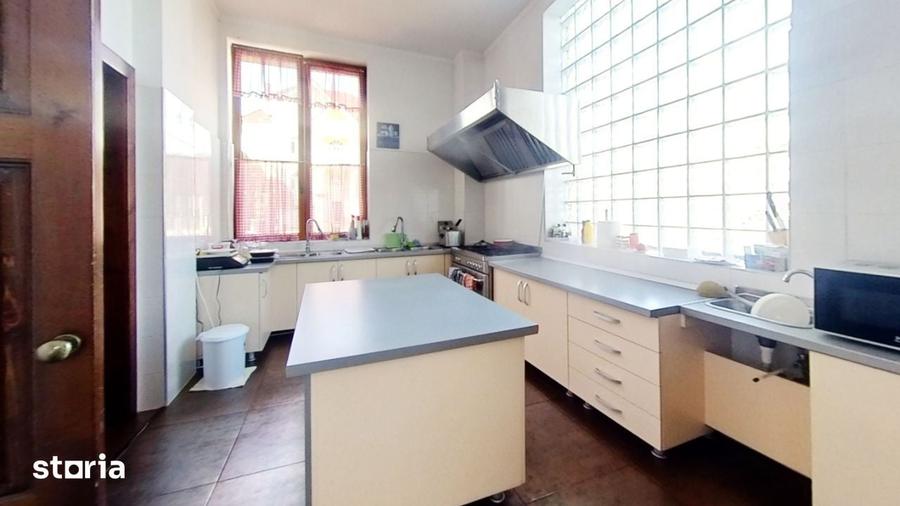 Casă cu Teren 561 Mp în Sânmartin