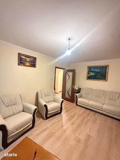 Apartament cu 3 camere decomandat în Central