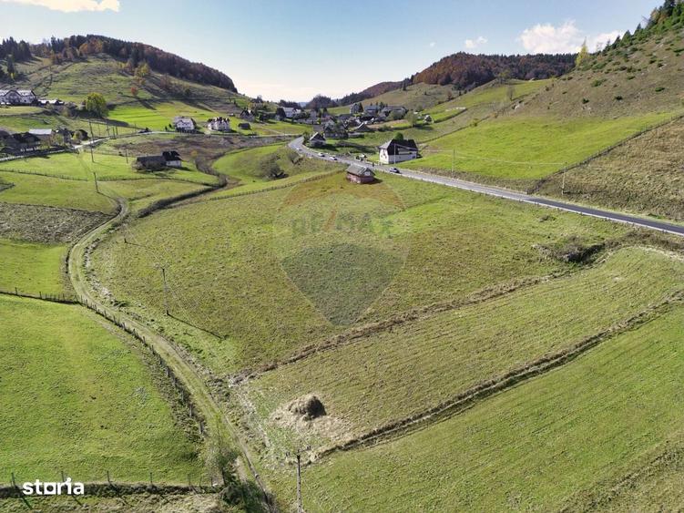 Teren intravilan Fundata, 4000 mp, potential turistic - 5