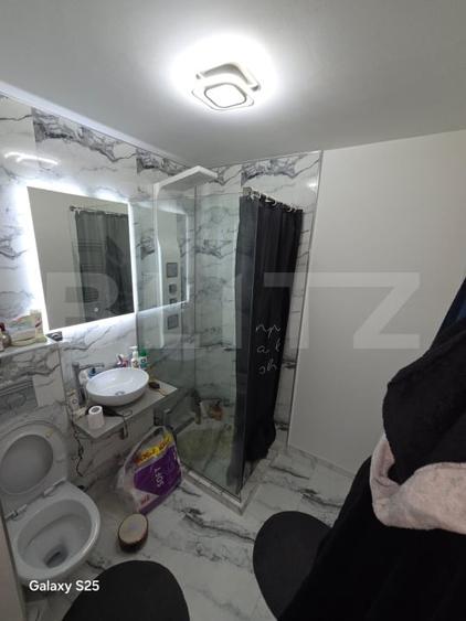 Apartament cu 3 camere decomandat, mobilat în Micro 12
