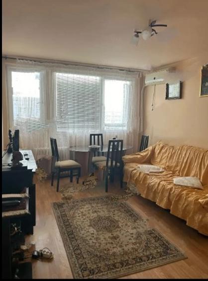 Apartament cu 2 camere în Baba Novac