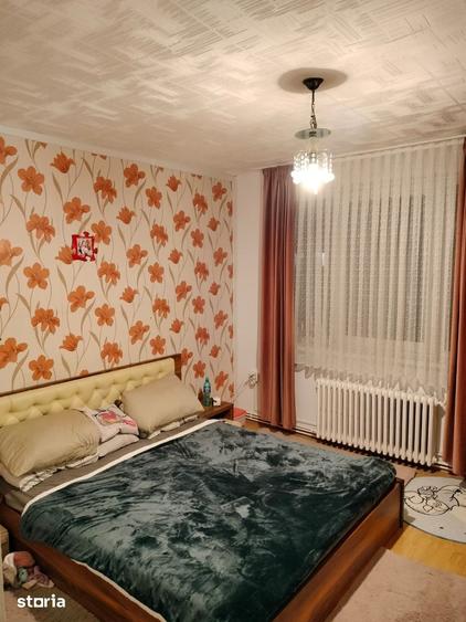 Apartament cu 3 camere în Micro 1