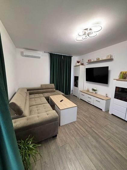 Apartament cu 2 camere decomandat, mobilat în Titan