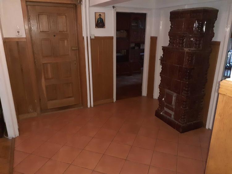 Apartament cu 4 camere decomandat în Exterior Vest