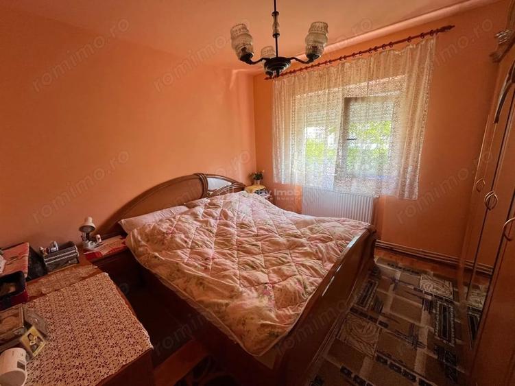 Apartament cu 3 camere decomandat în Est
