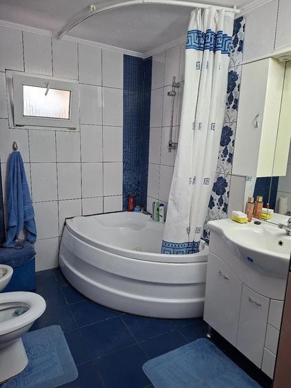 Casă cu Teren 2300 Mp în Central