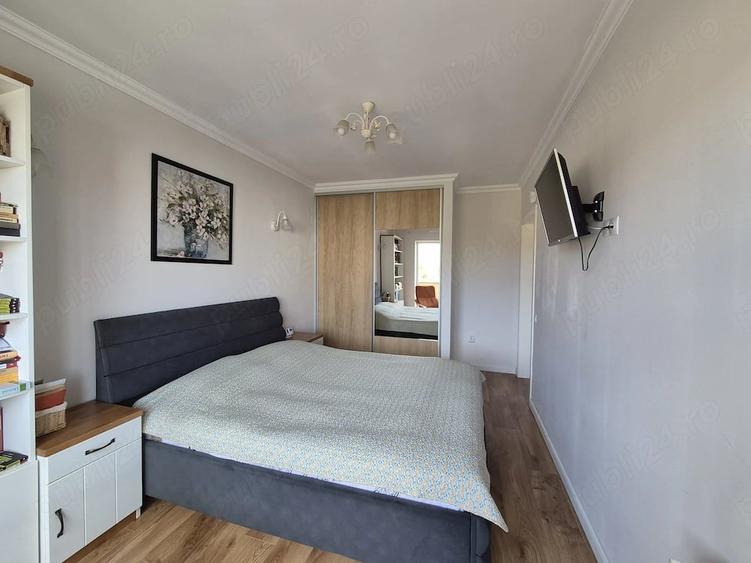 Apartament cu 3 camere decomandat în Florești