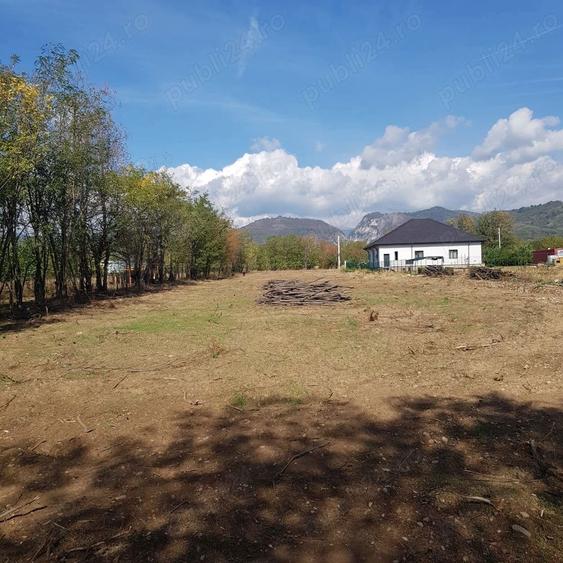 Teren de 3729 mp, în Polovragi