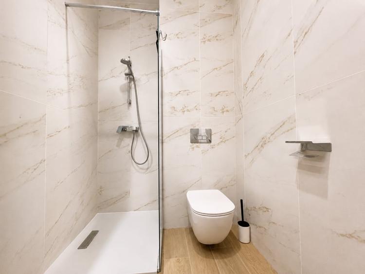 Apartament cu 3 camere, mobilat în Dacia