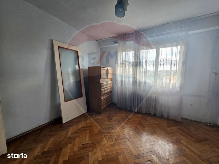 Apartament cu 3 camere decomandat în Cetate