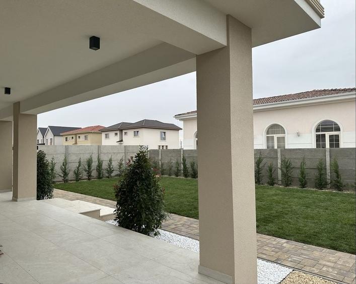Casă cu 4 camere în Vladimirescu