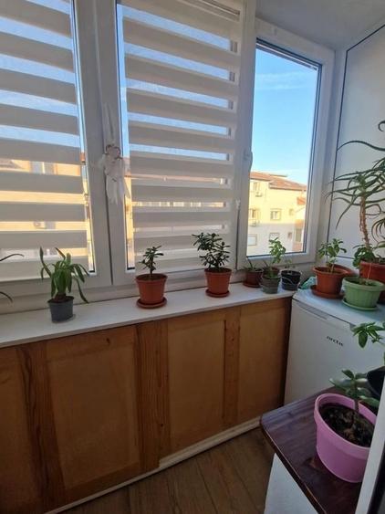 Apartament cu 3 camere decomandat, mobilat în Aradului