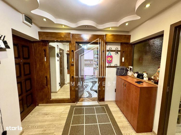 Apartament cu 3 camere decomandat în Careiului