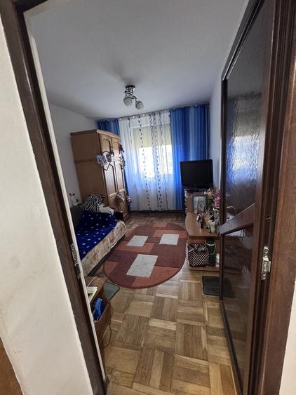 Apartament cu 4 camere decomandat în Exercițiu
