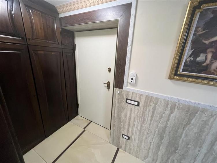 Apartament cu 3 camere decomandat, mobilat în Brăilei