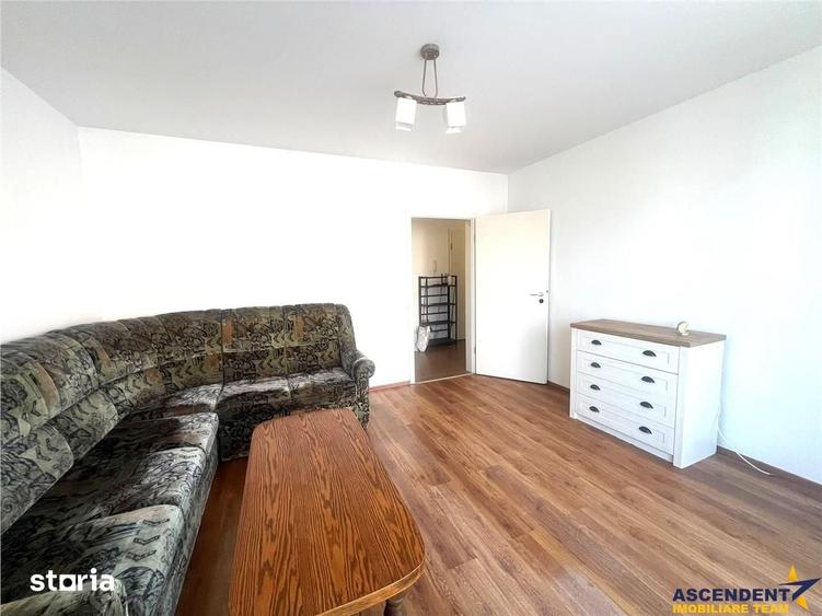 Apartament cu 3 camere decomandat în Bartolomeu