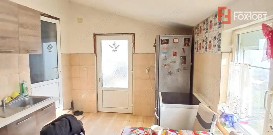Casă cu 5 camere cu Teren 845 Mp în Sânmihaiu Român
