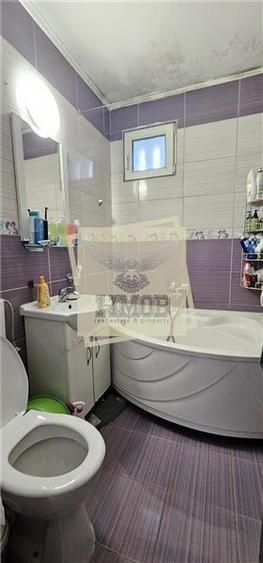 Apartament decomandat 3 camere Balcon zona Centrala - 10