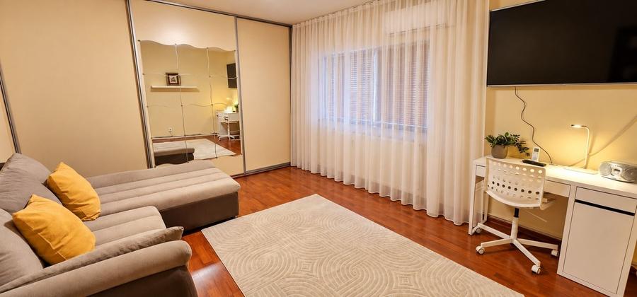 Apartament cu 2 camere decomandat în 13 Septembrie