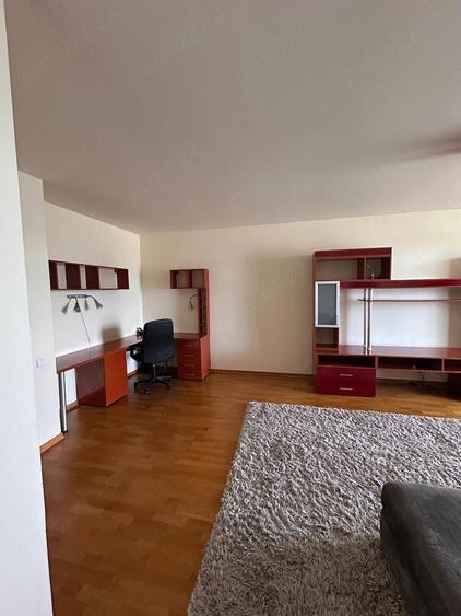 Apartament cu 3 camere decomandat în Băneasa