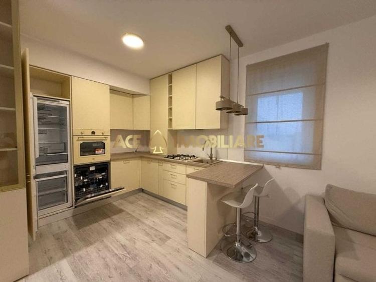 Apartament cu 3 camere semidecomandat, mobilat în Tunari