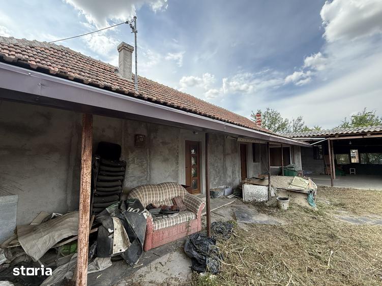 Casă cu 2 camere cu Teren 563 Mp în Horia