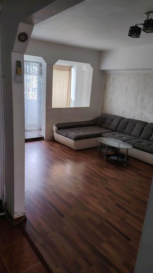 Apartament cu 4 camere decomandat în Micro 5