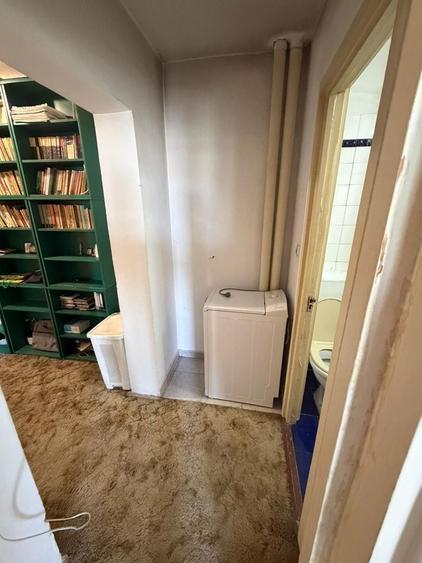 Apartament cu 3 camere semidecomandat, mobilat în Tineretului