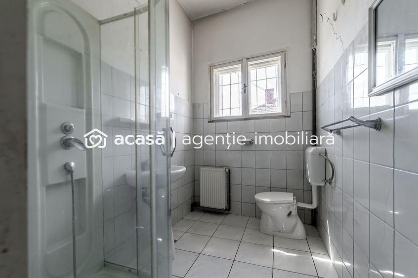 Casă individuală cu 5 camere cu Canalizare în Pârneava