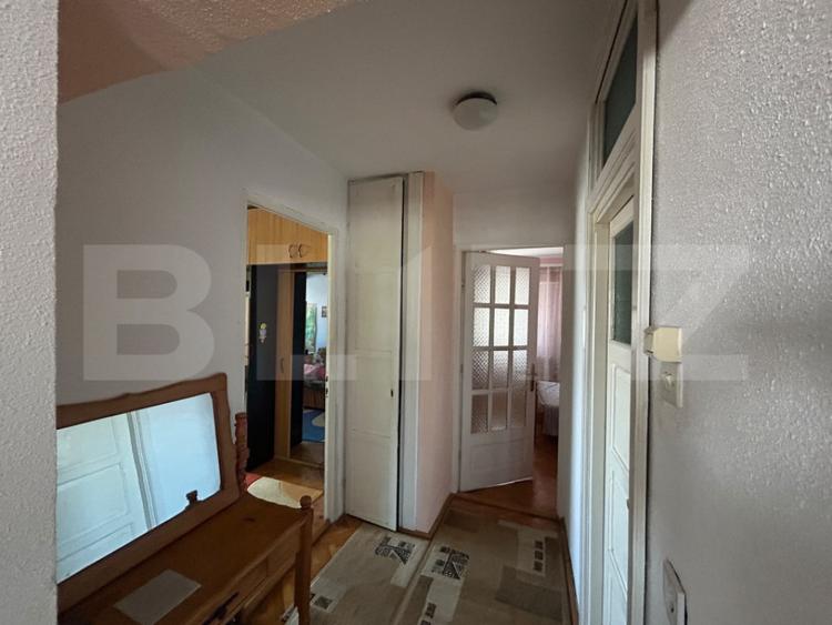 Apartament cu 3 camere decomandat, mobilat în Central