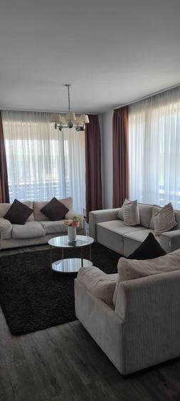 Apartament cu 2 camere semidecomandat, mobilat în Central