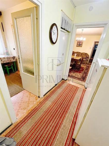 Apartament cu 3 camere semidecomandat în Șagului