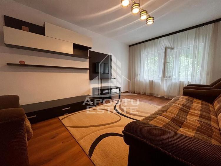 Apartament cu 3 camere decomandat, mobilat în Fabric