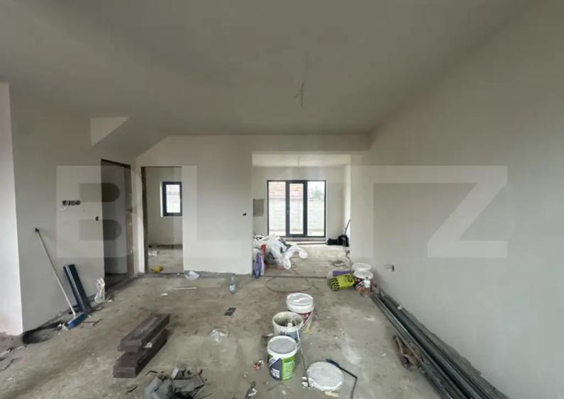 Casă cu 4 camere cu Teren 300 Mp în Lazuri