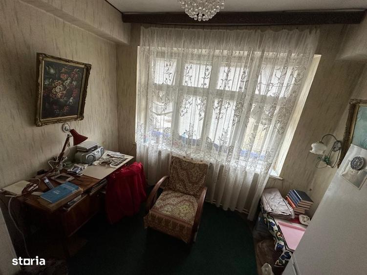 Apartament cu 3 camere semidecomandat în Albești