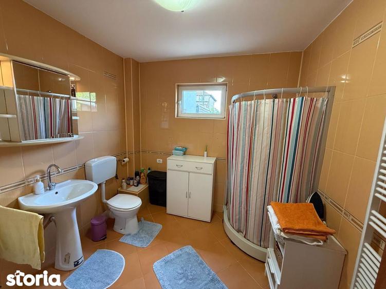 Casă cu 5 camere cu Teren 650 Mp în Chiajna